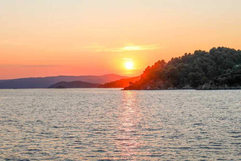 Skiathos sunset emocean apartments