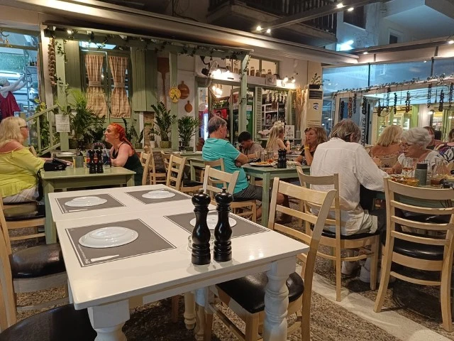 Vevuzios pizza restaurant in skiathos (Small)